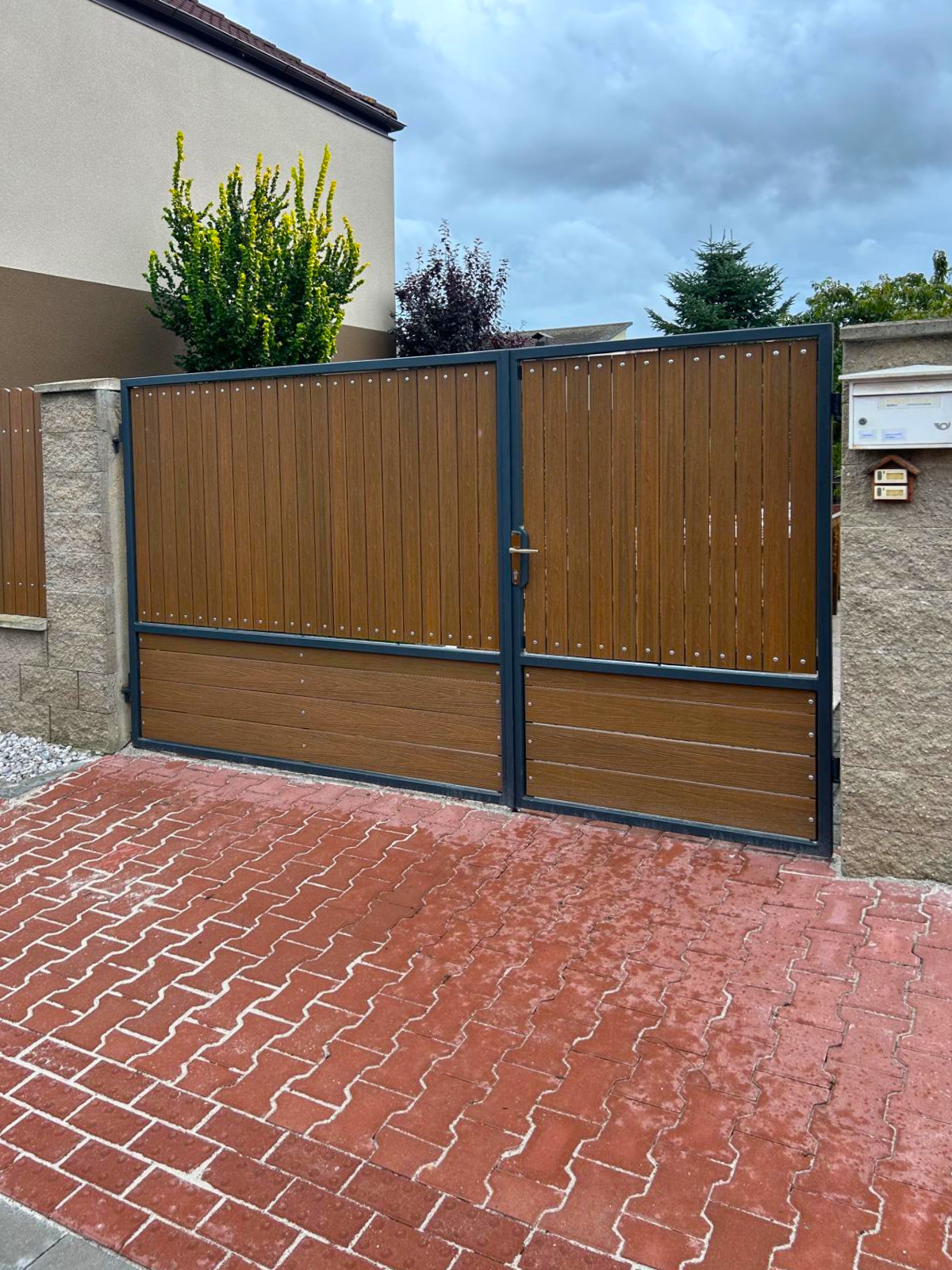 64459311-043f-4a2d-95af-7d15a2093ce6